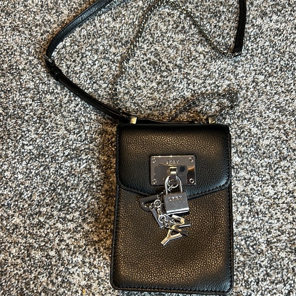 cross body purse by DKNY - Picture 11 of 12